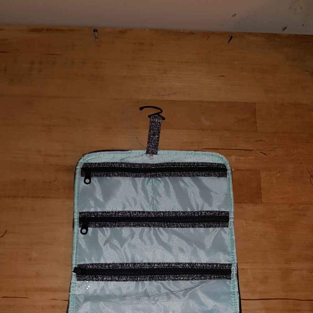 Toiletry/cosmetics case - Picture 3 of 3